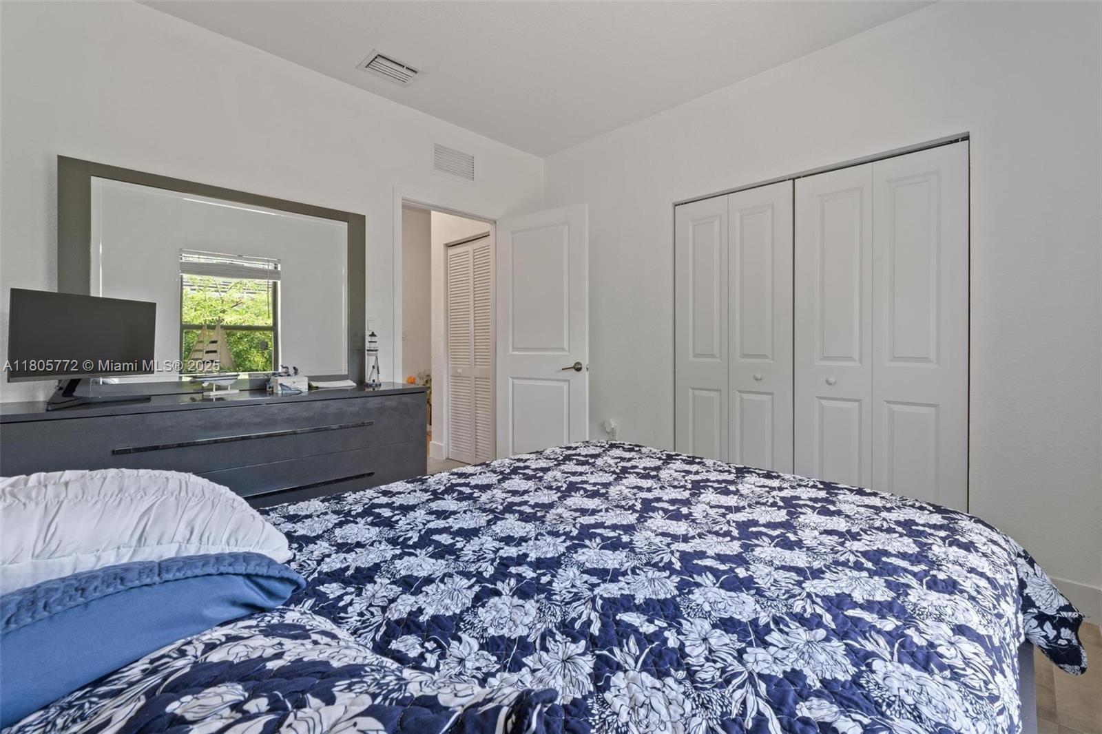 OAKWOOD GROVE - Residential