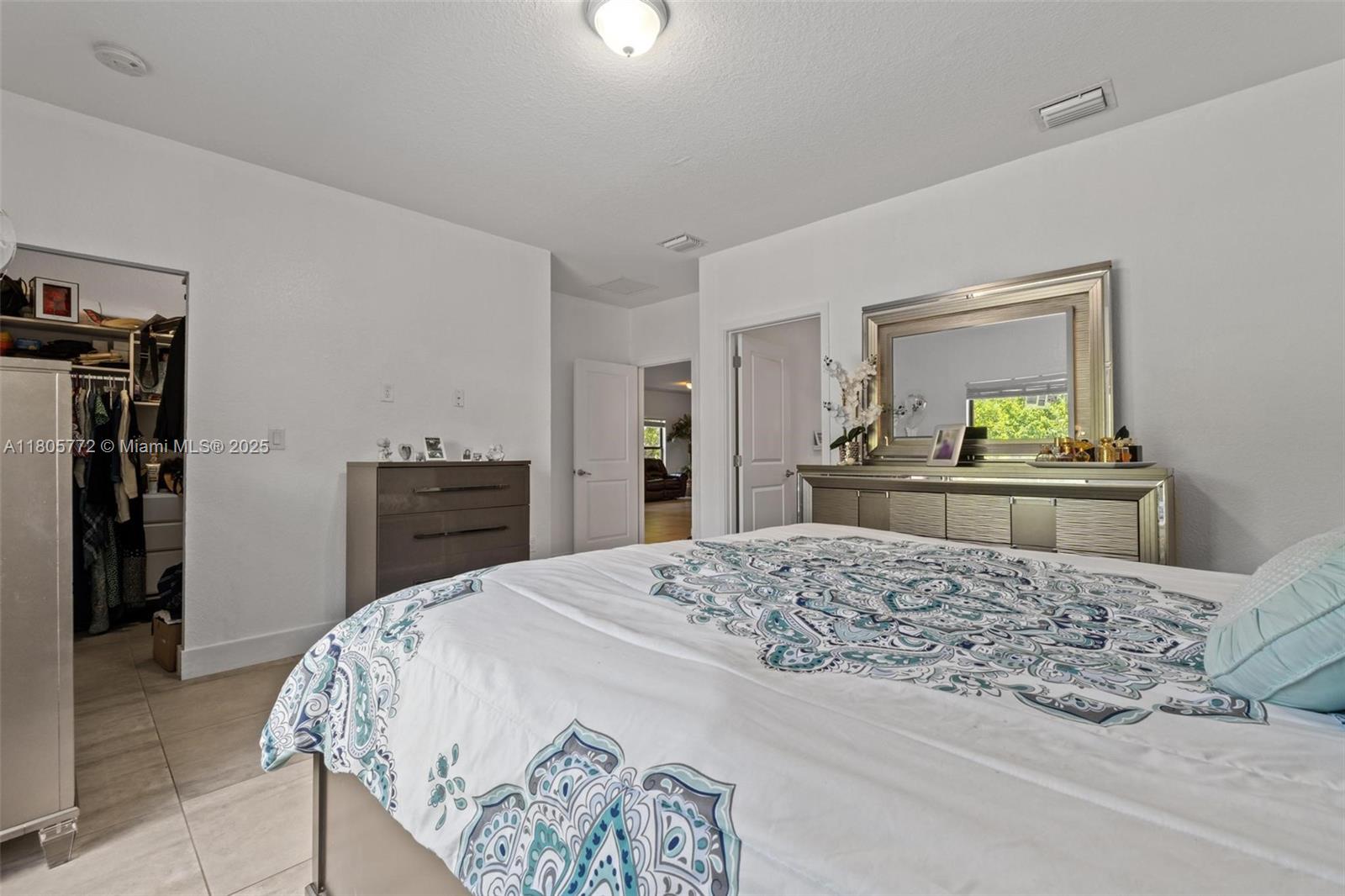 OAKWOOD GROVE - Residential