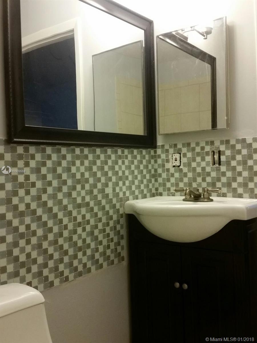 PARADISE COVE AT PALM BEA - Residential Lease