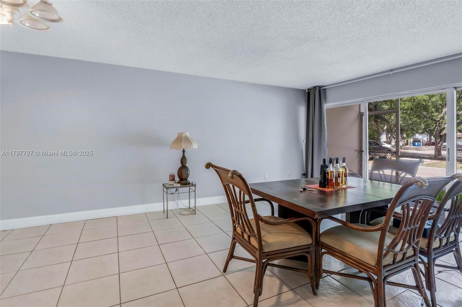 4235 N University Dr 115