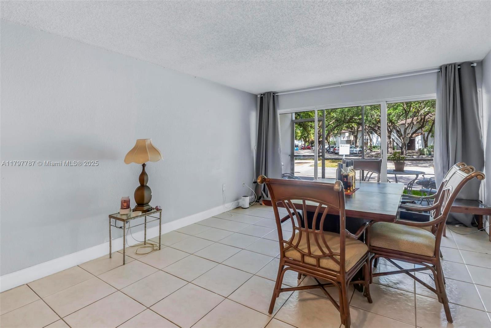 4235 N University Dr 115