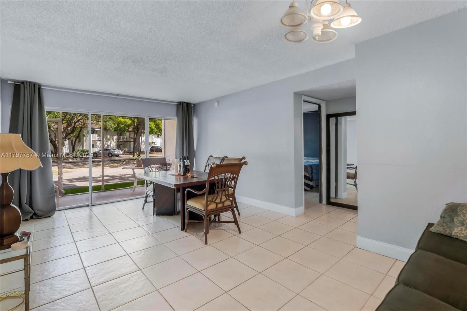 4235 N University Dr 115