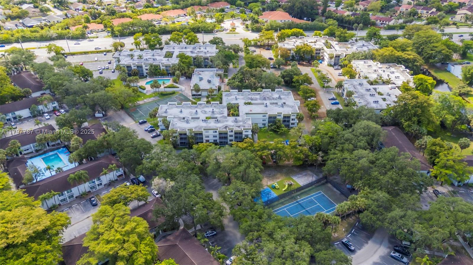 SPRINGCREST CONDO - Residential