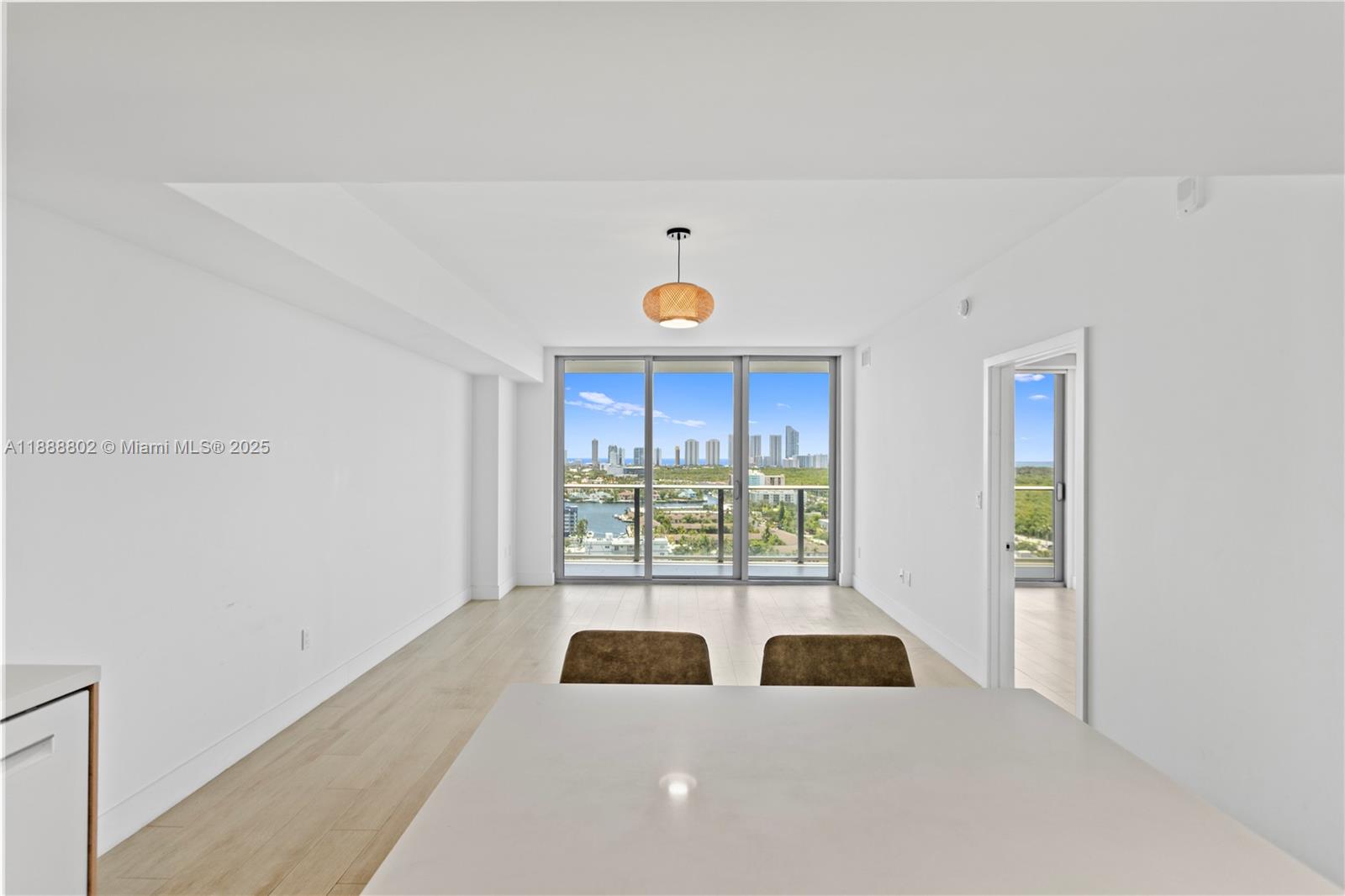 THE HARBOUR SOUTH CONDO - Residential Lease