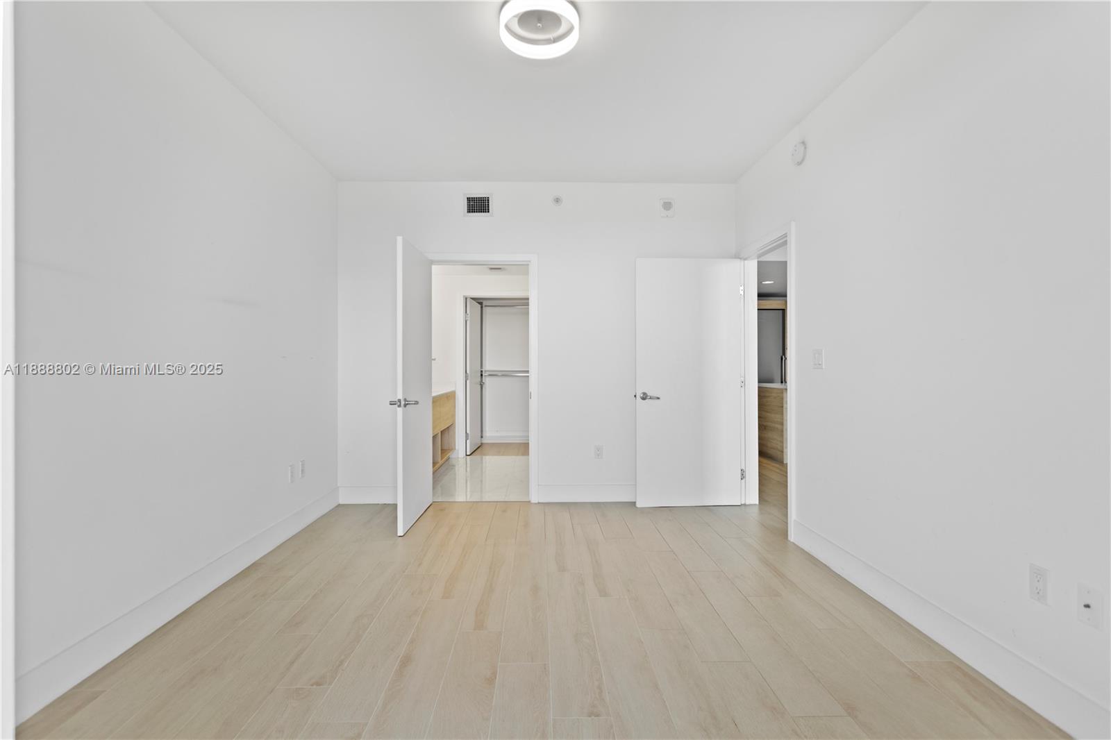 THE HARBOUR SOUTH CONDO - Residential Lease
