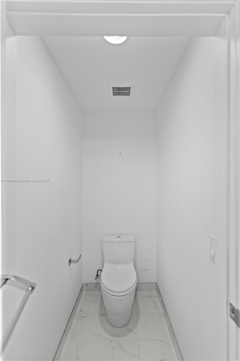 THE HARBOUR SOUTH CONDO - Residential Lease