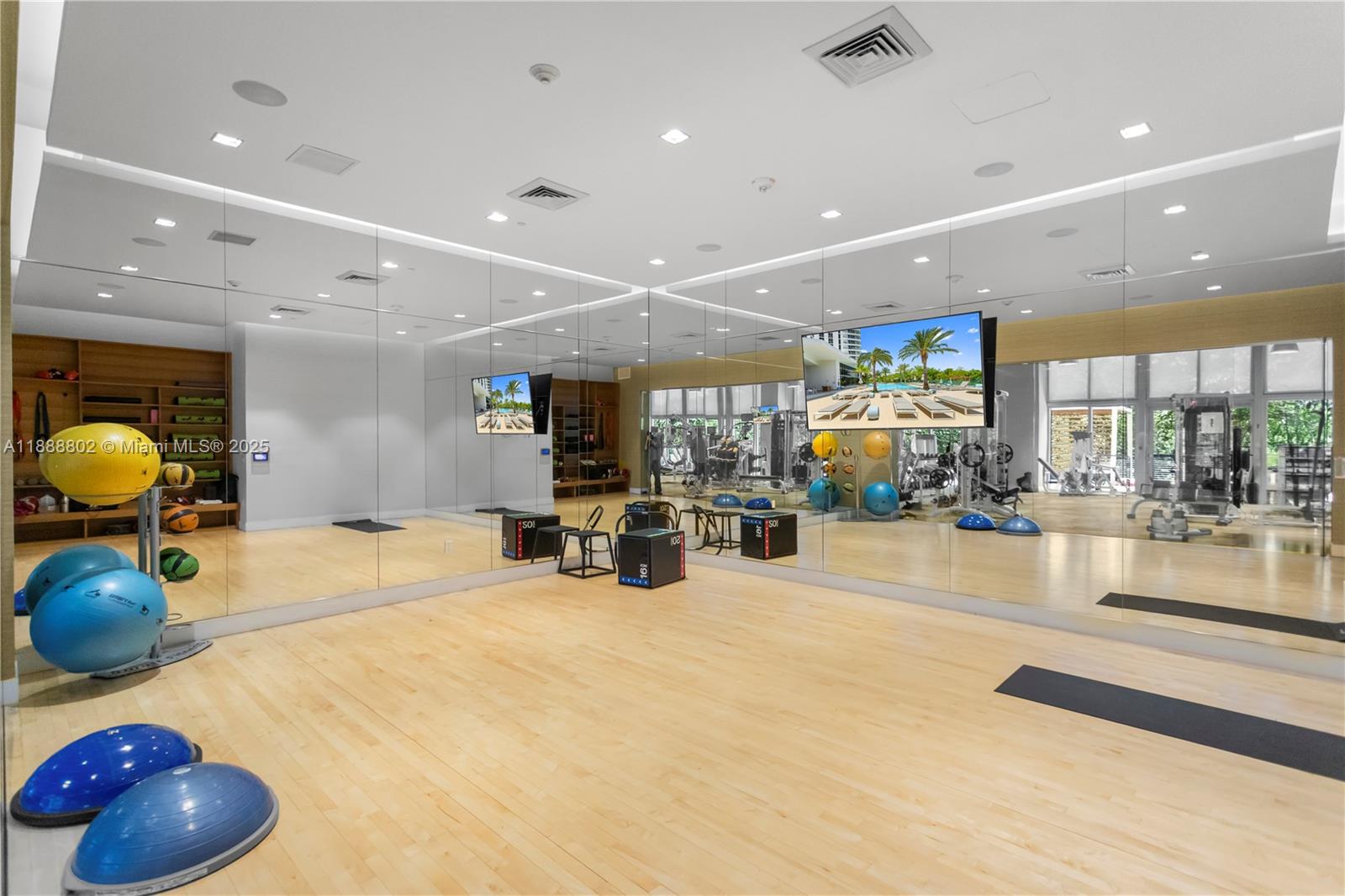 THE HARBOUR SOUTH CONDO - Residential Lease