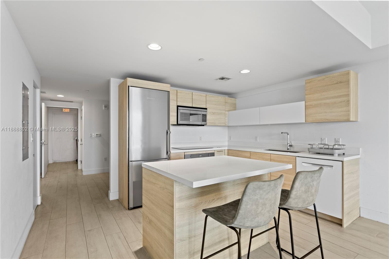 THE HARBOUR SOUTH CONDO - Residential Lease