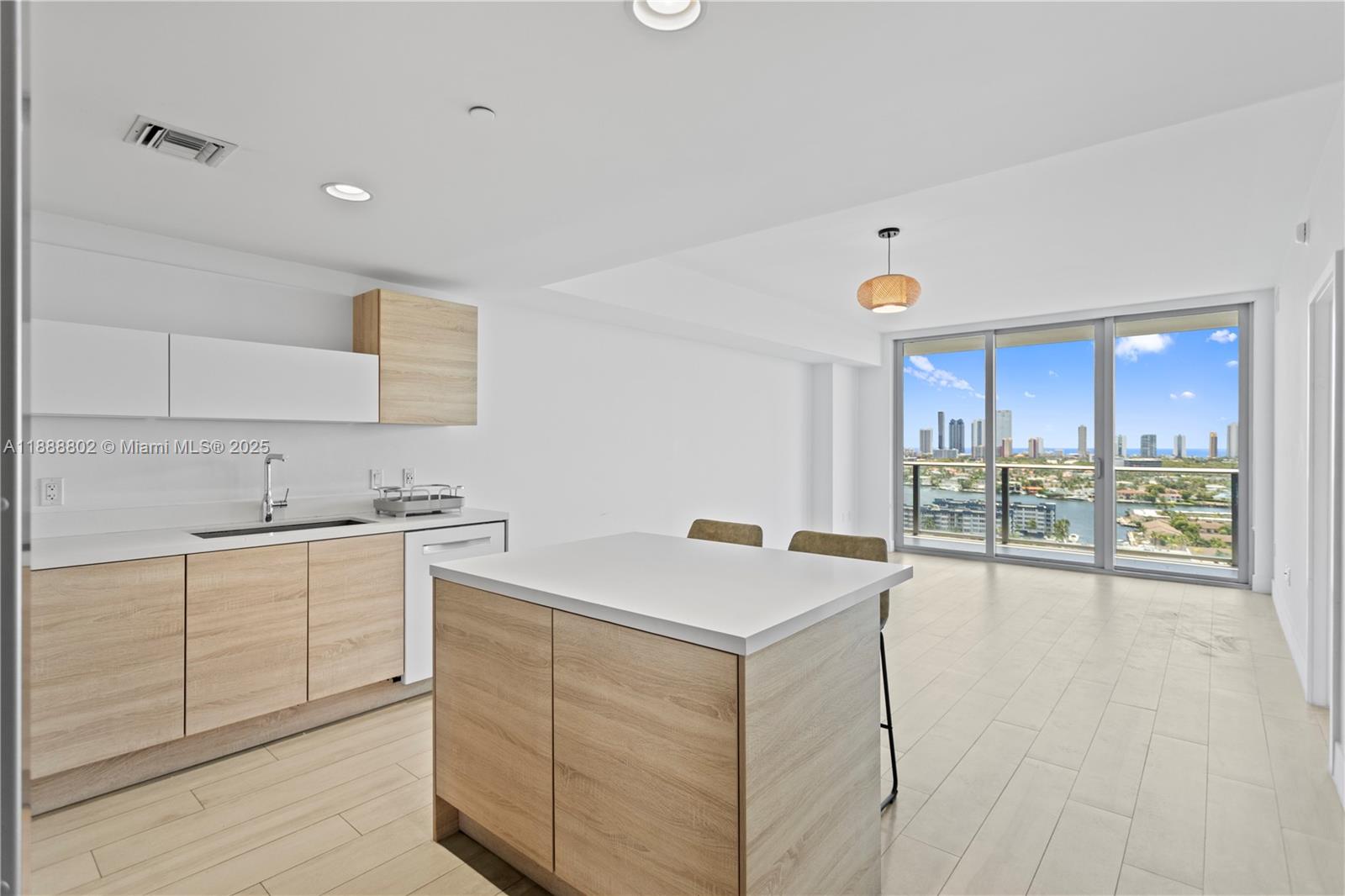 THE HARBOUR SOUTH CONDO - Residential Lease