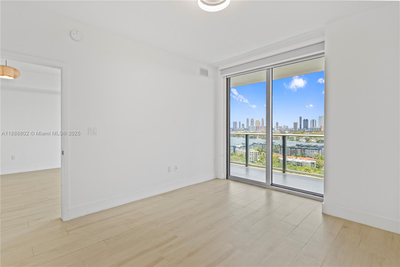 THE HARBOUR SOUTH CONDO - Residential Lease