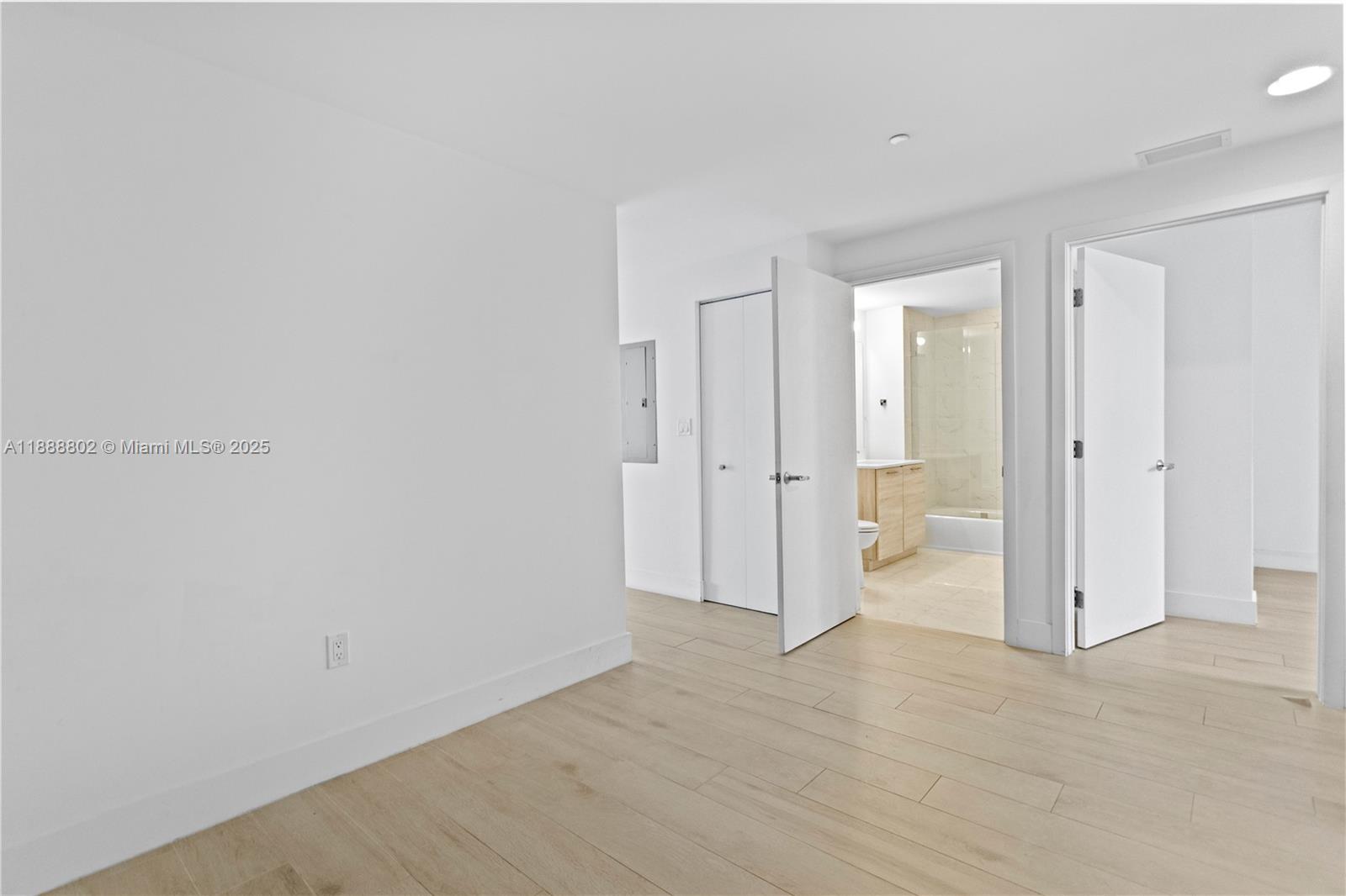 THE HARBOUR SOUTH CONDO - Residential Lease