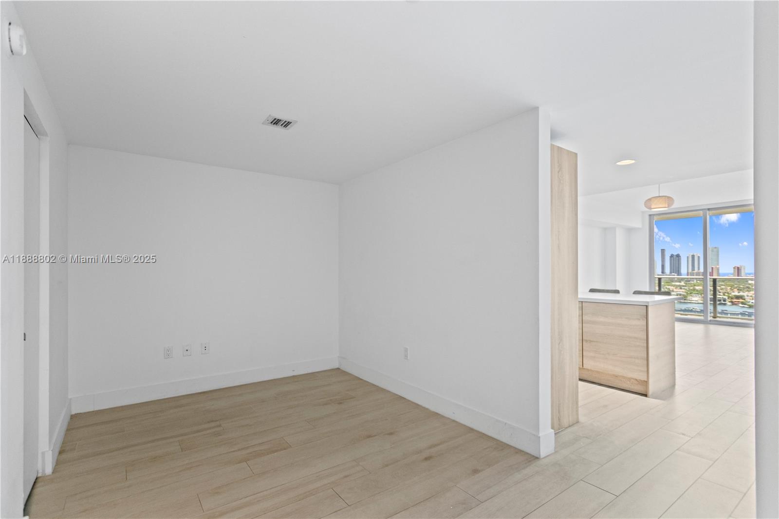 THE HARBOUR SOUTH CONDO - Residential Lease