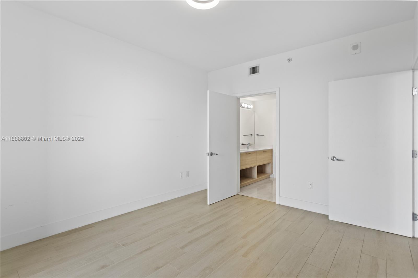 THE HARBOUR SOUTH CONDO - Residential Lease