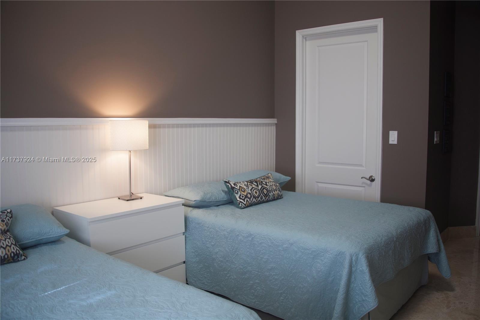 TURNBERRY VILLAGE SO TOWE - Residential Lease