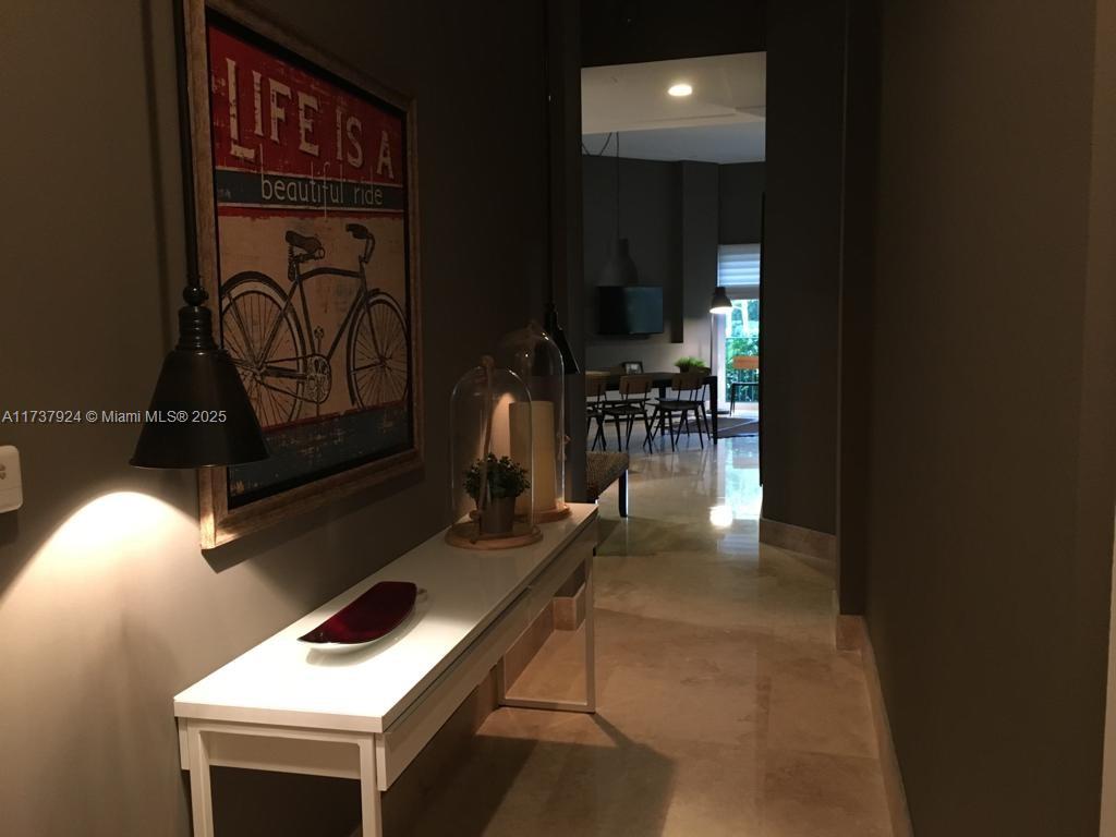 TURNBERRY VILLAGE SO TOWE - Residential Lease