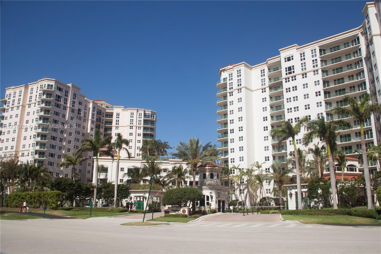 TURNBERRY VILLAGE SO TOWE - Residential Lease