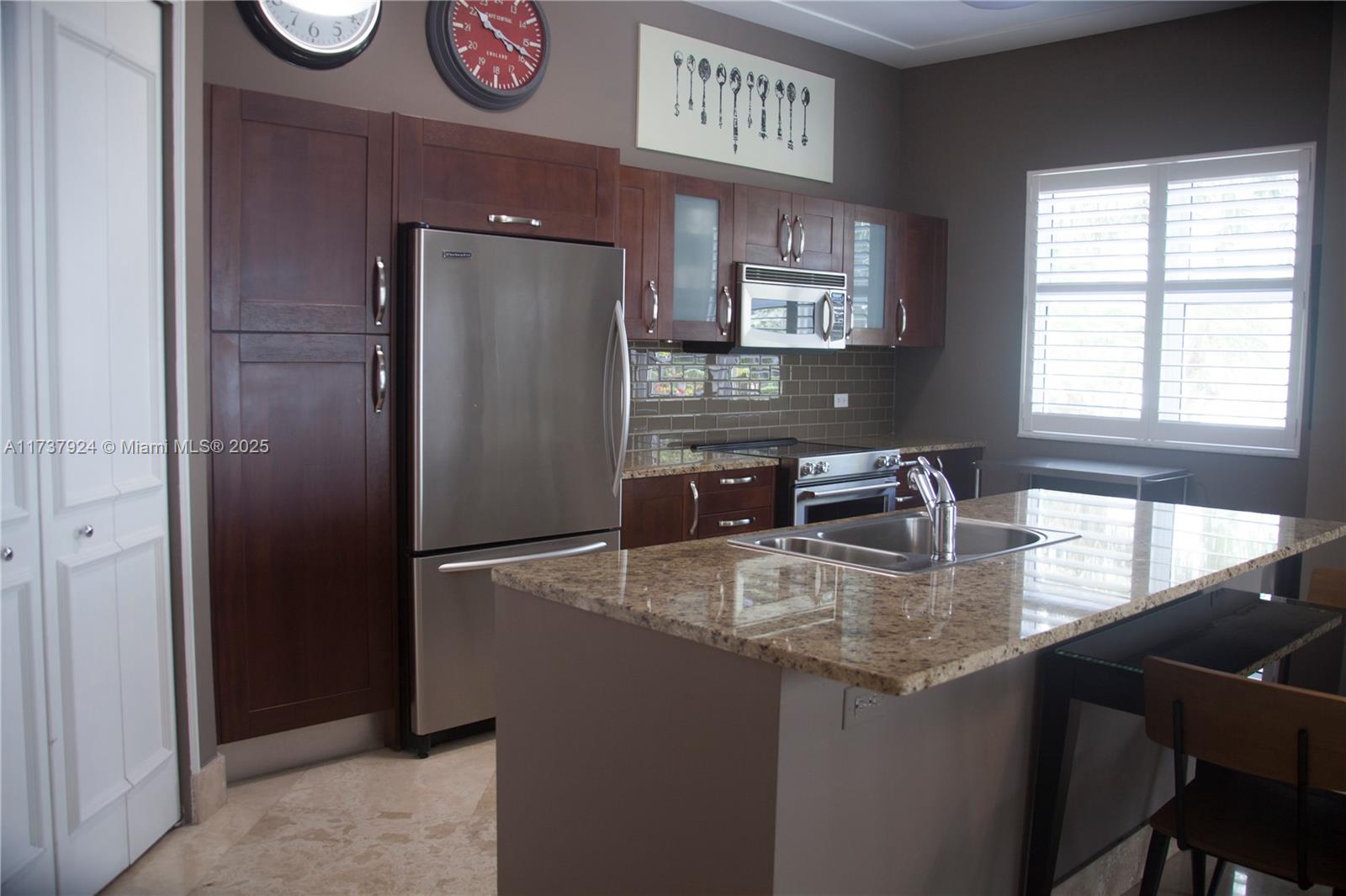 TURNBERRY VILLAGE SO TOWE - Residential Lease