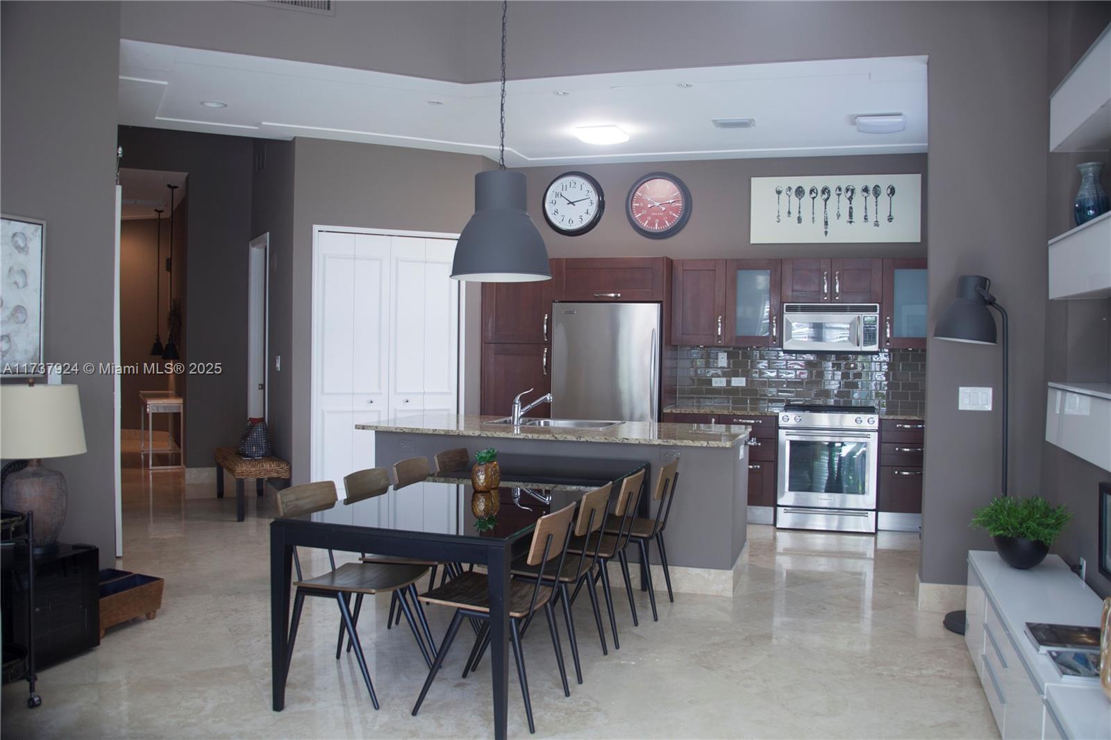 TURNBERRY VILLAGE SO TOWE - Residential Lease