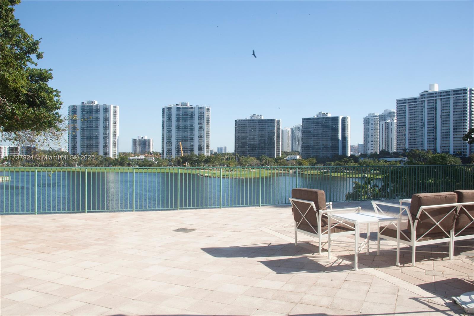 TURNBERRY VILLAGE SO TOWE - Residential Lease