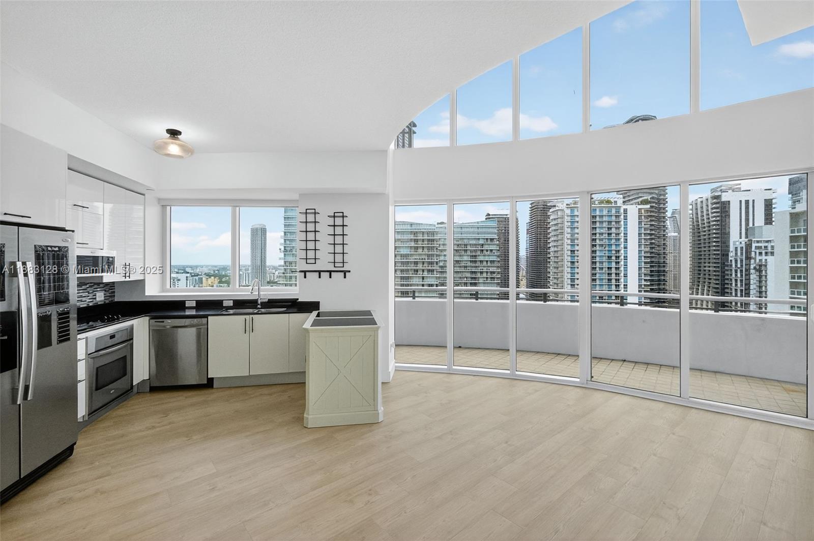 INFINITY AT BRICKELL COND - Residential