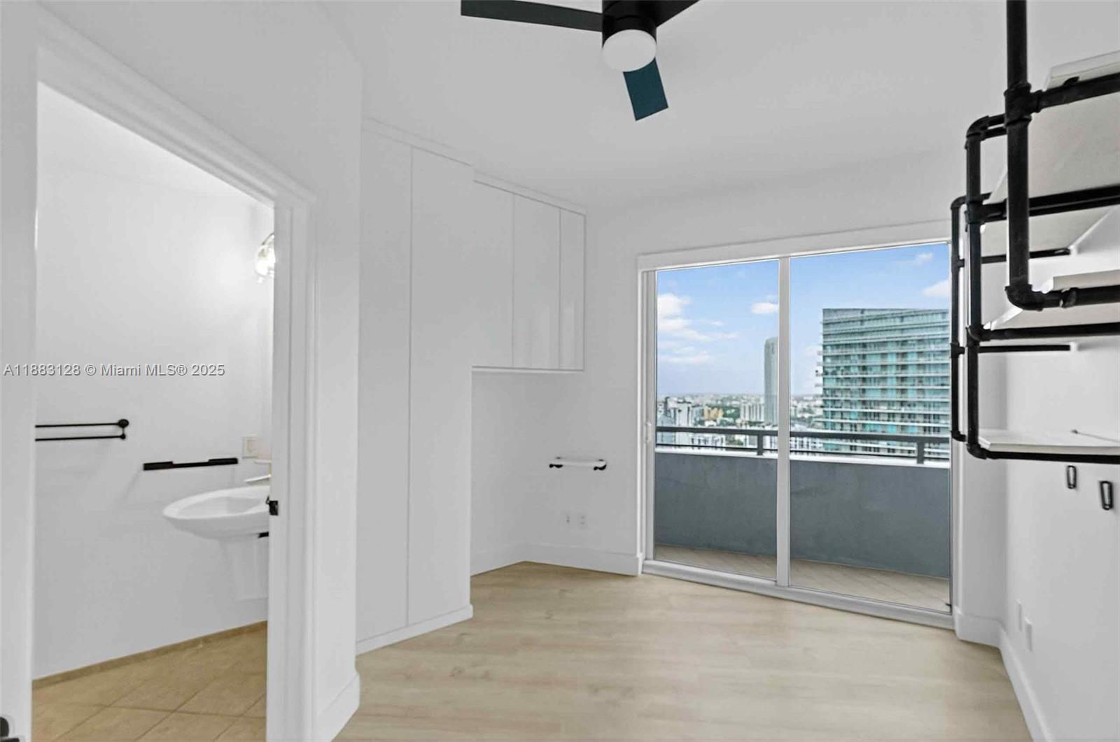 INFINITY AT BRICKELL COND - Residential