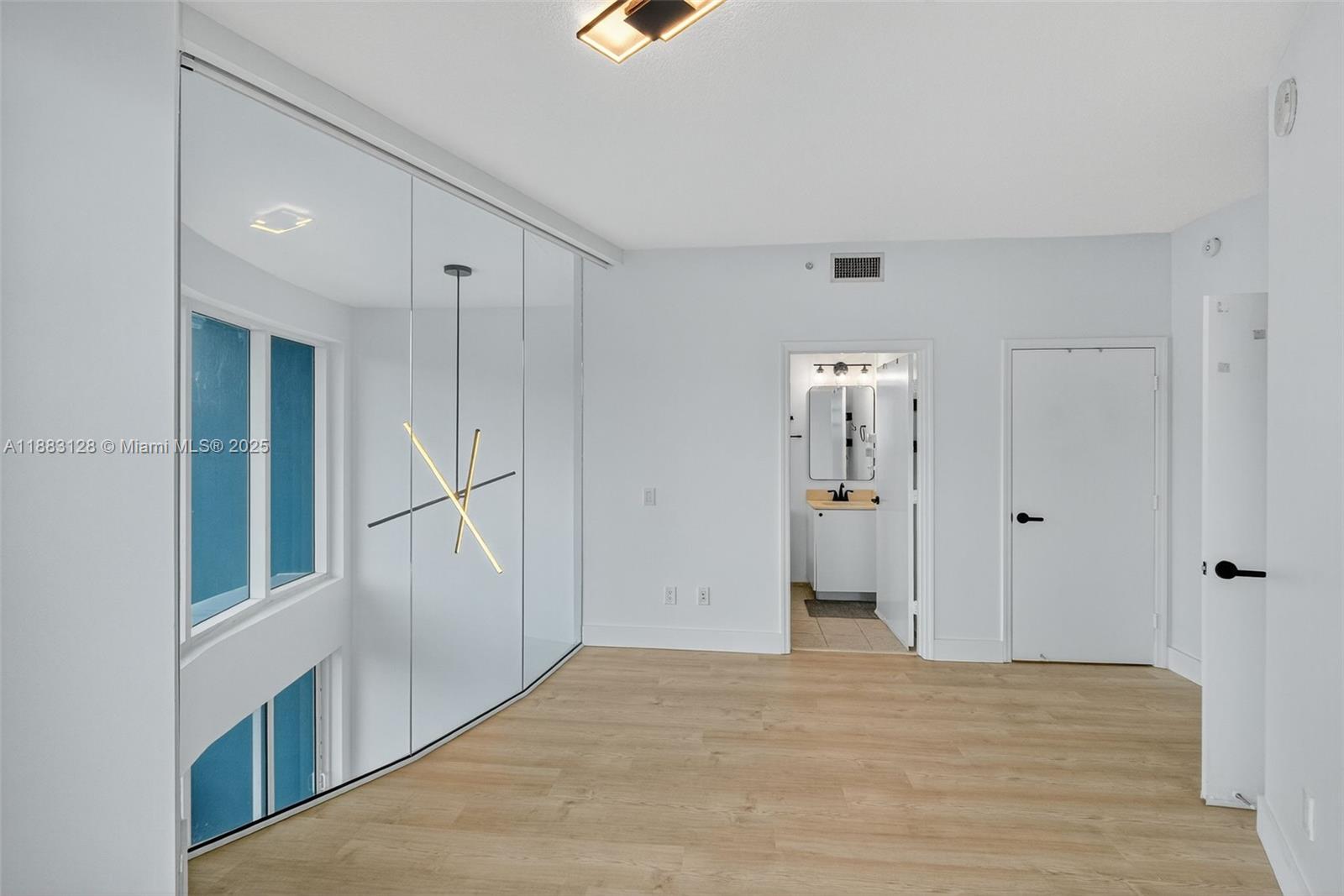INFINITY AT BRICKELL COND - Residential