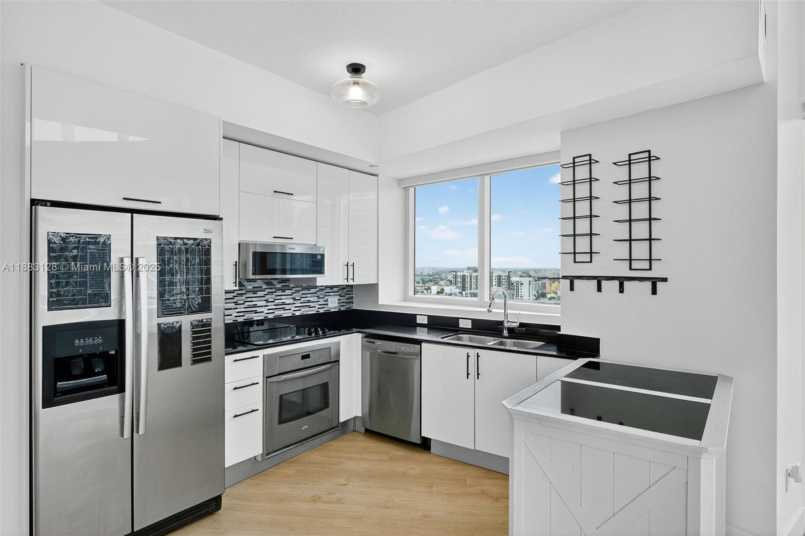 INFINITY AT BRICKELL COND - Residential
