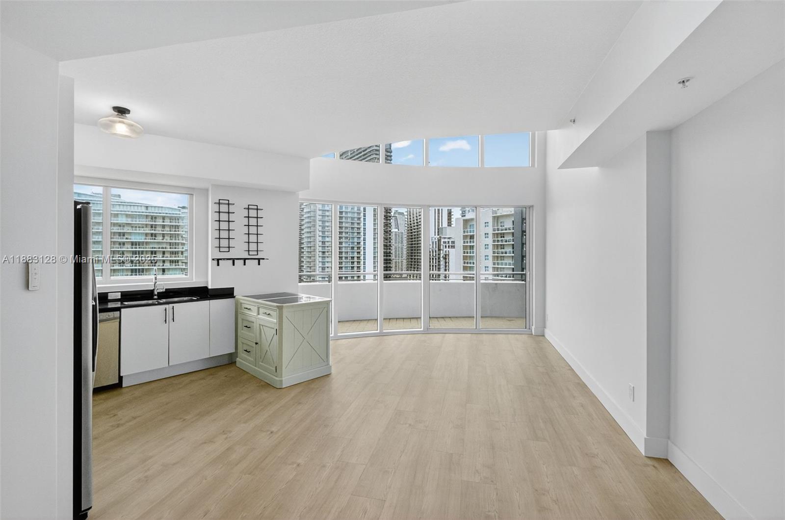 INFINITY AT BRICKELL COND - Residential
