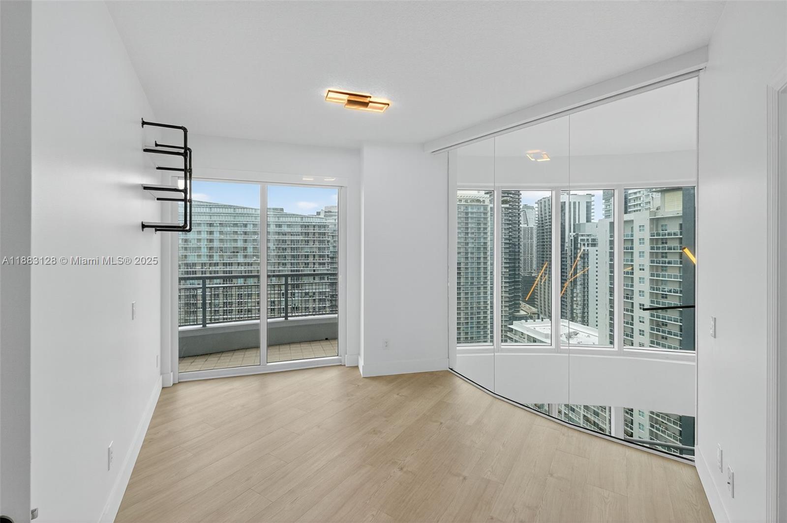 INFINITY AT BRICKELL COND - Residential