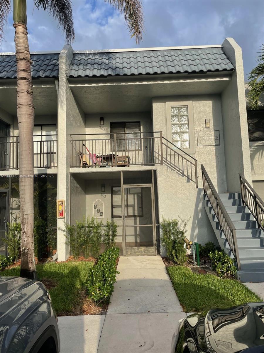 Great first floor unit, LOWEST price in the area. Easy to show anytime. Maximum 4 occupants.