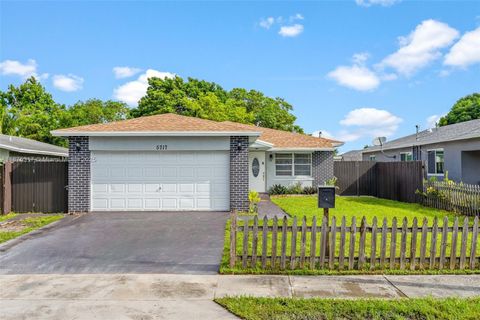 Photo of 5717 Mayo St, Hollywood, FL 33023 (MLS # A11875317)