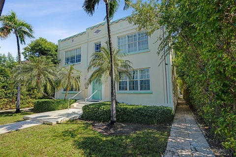 Photo of 1027 Euclid Ave #7, Miami Beach, FL 33139 (MLS # A12107747)