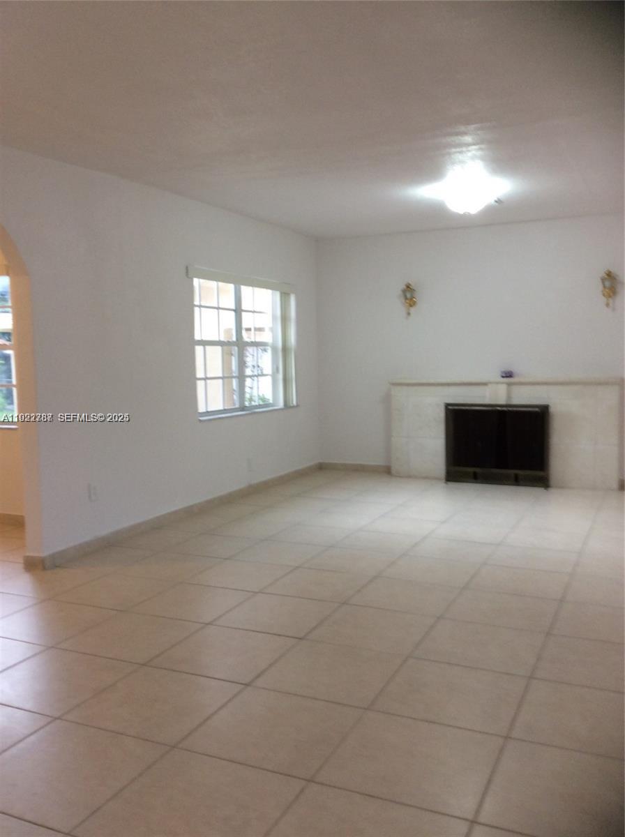 COUNTRY CLUB ESTATES SEC - Residential Lease