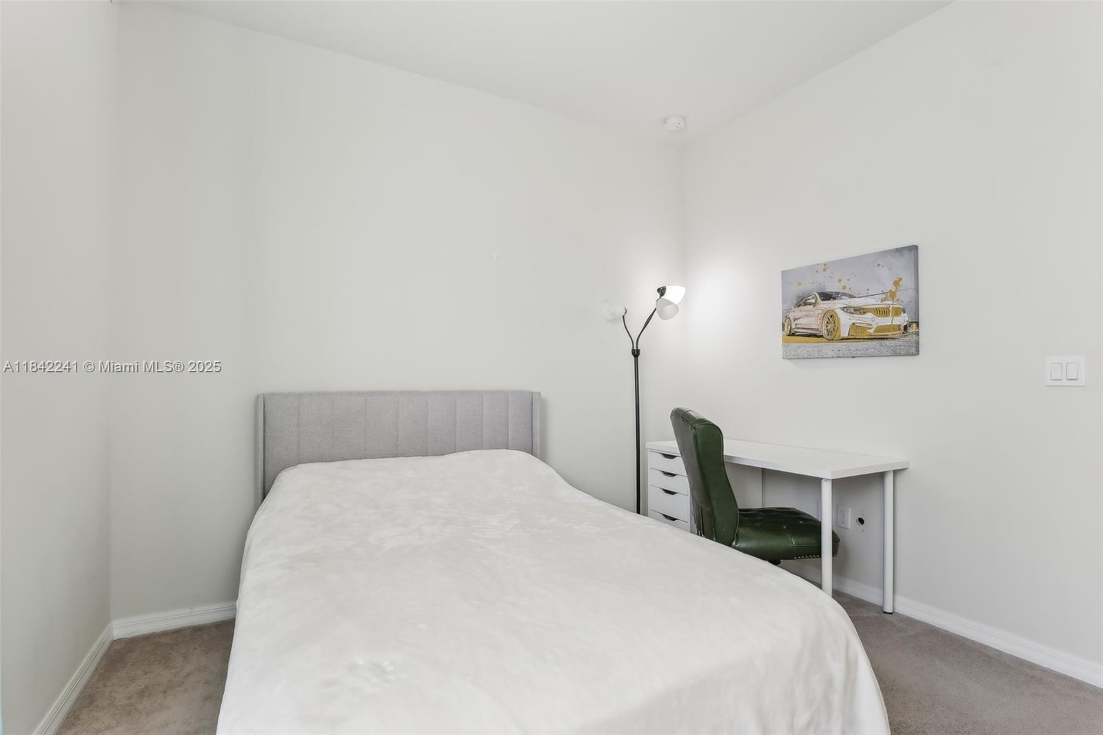 HILLCREST COUNTRY CLUB SO - Residential