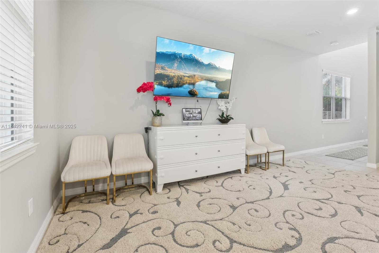 HILLCREST COUNTRY CLUB SO - Residential