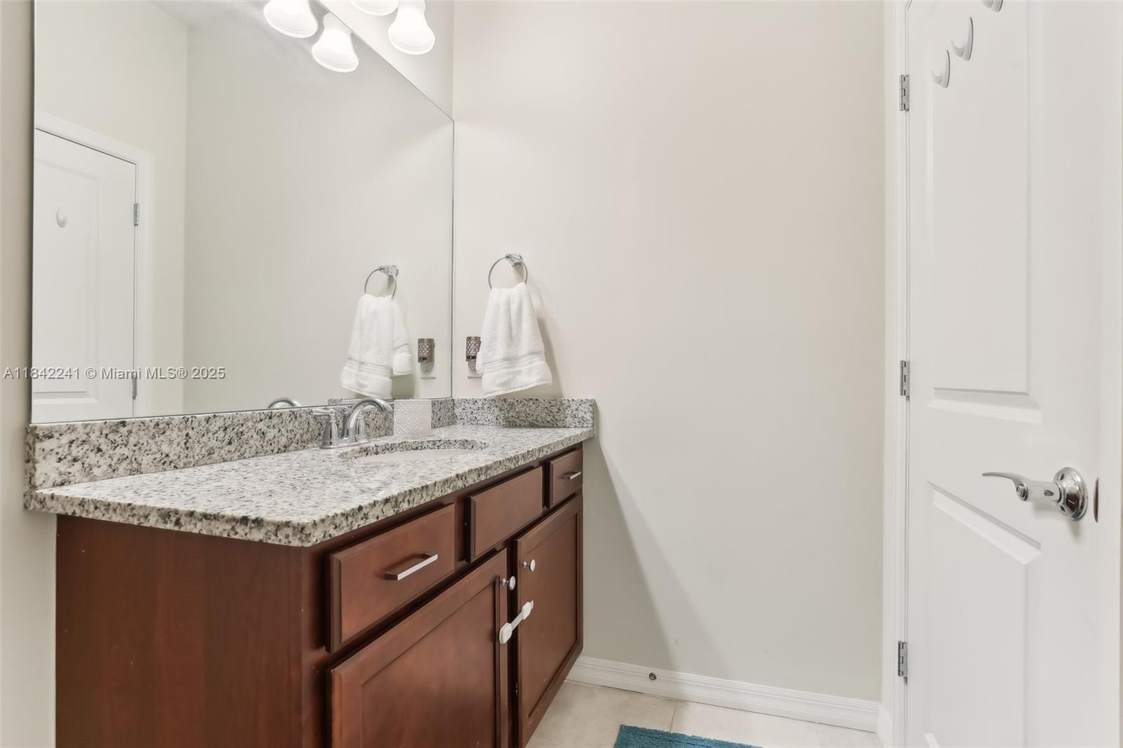 HILLCREST COUNTRY CLUB SO - Residential