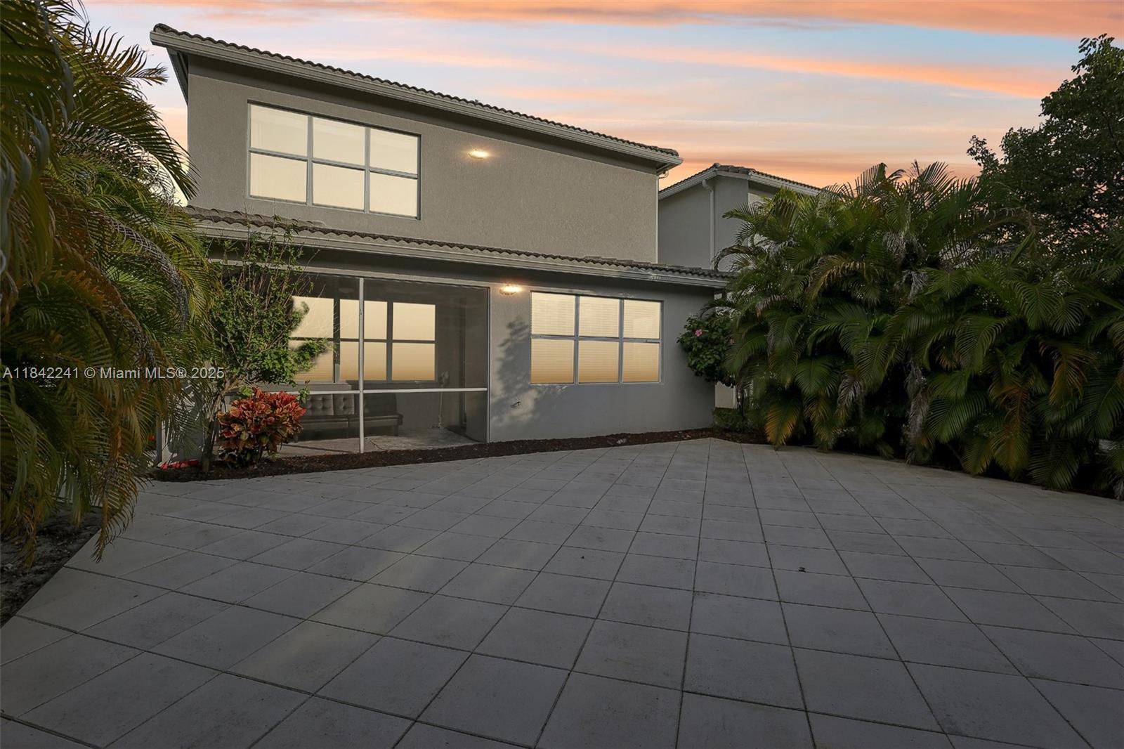 HILLCREST COUNTRY CLUB SO - Residential