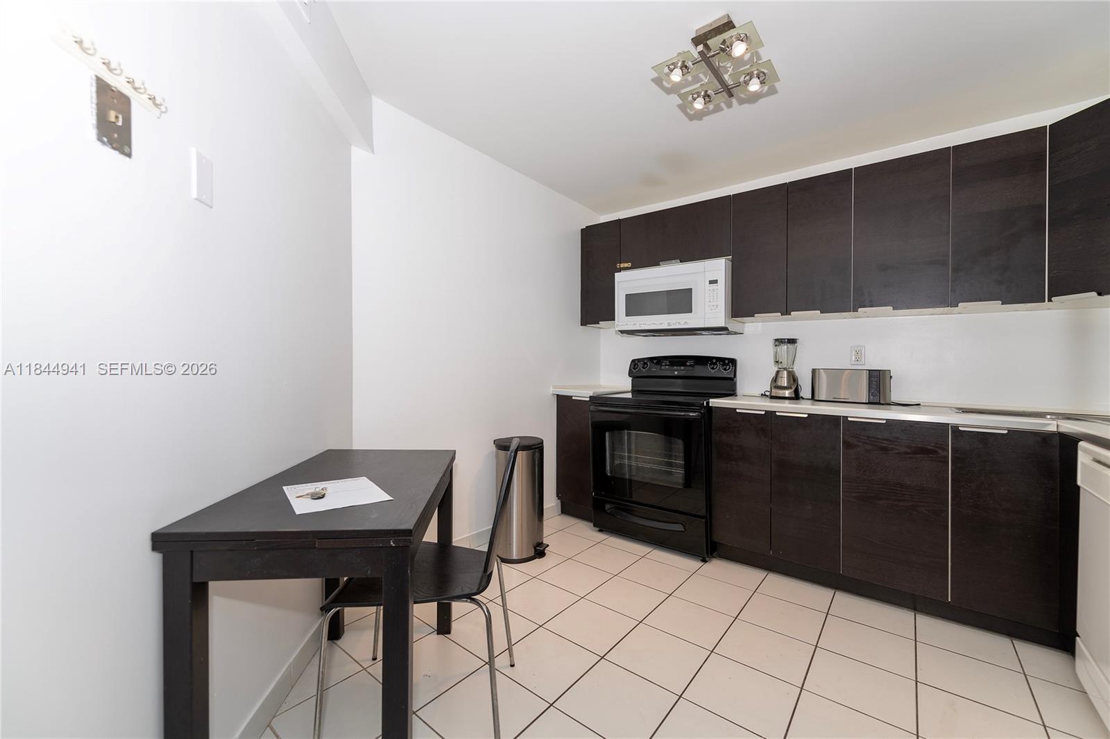 COMMODORE PLAZA CONDO - Residential Lease