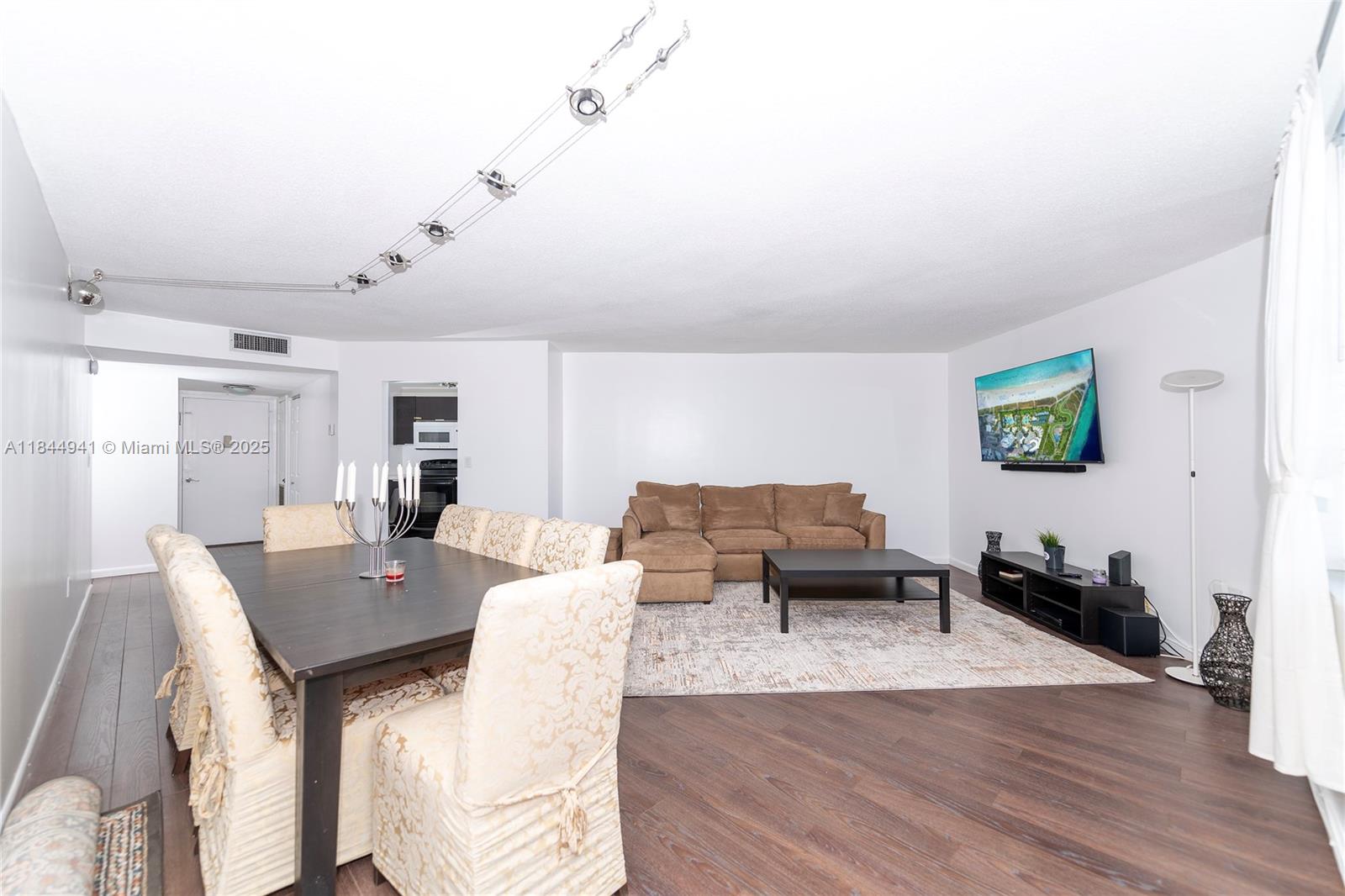 2750 NE 183rd St 1207