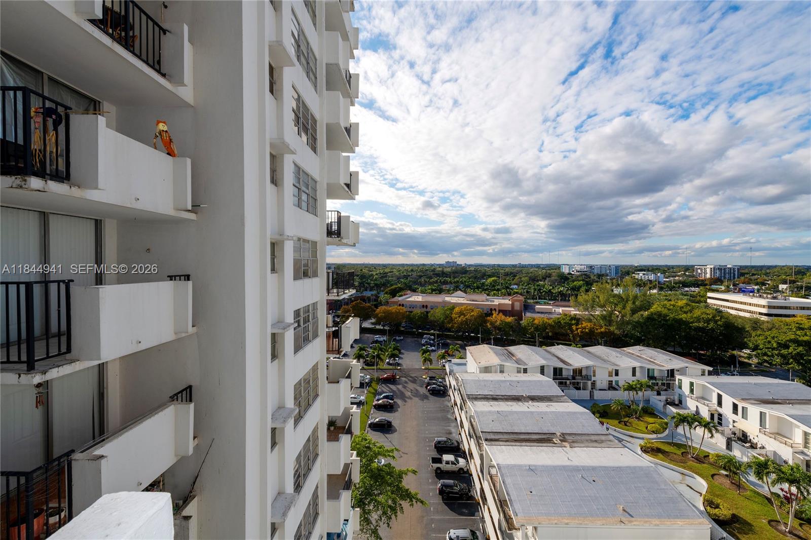 COMMODORE PLAZA CONDO - Residential Lease