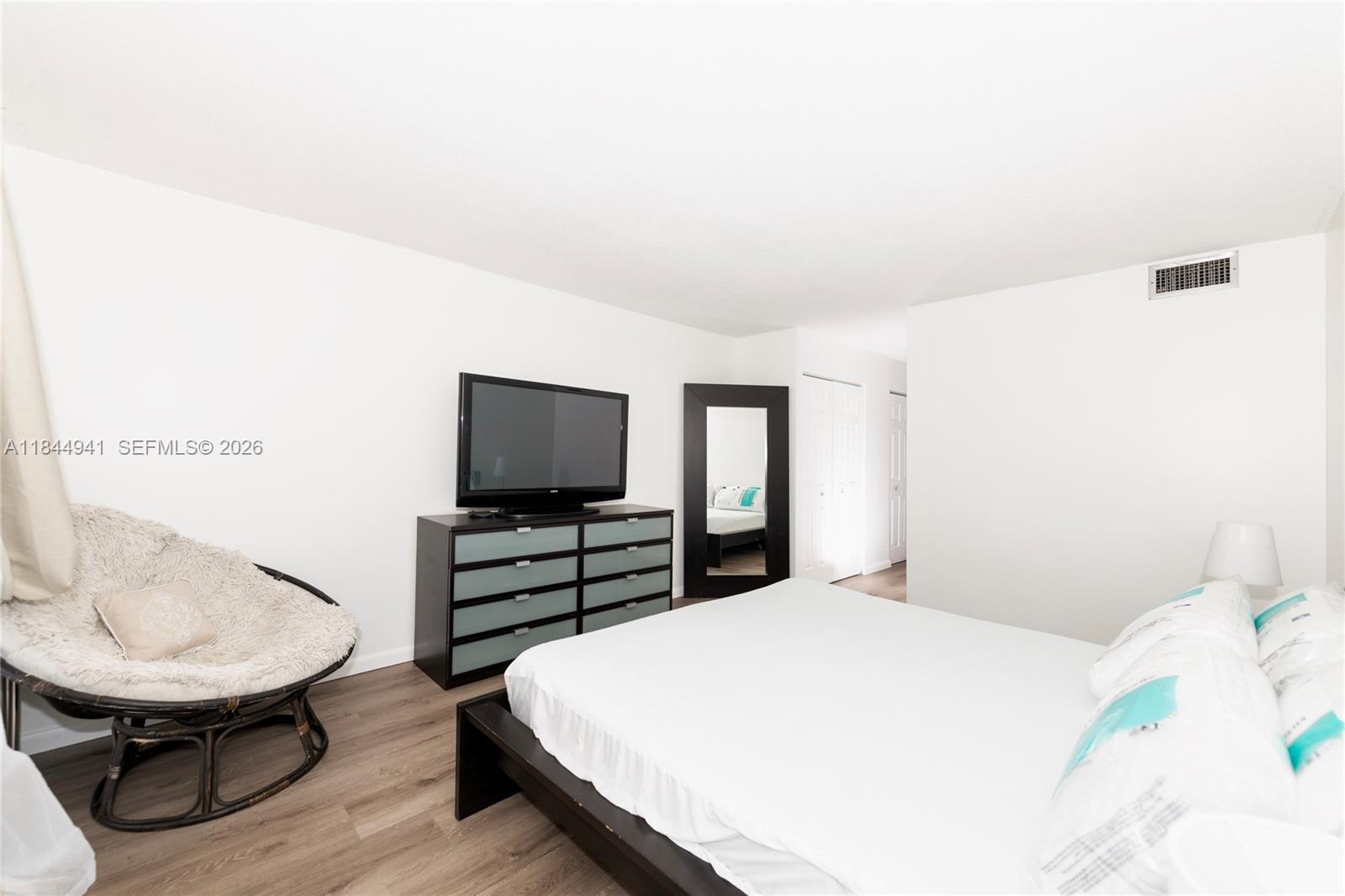 COMMODORE PLAZA CONDO - Residential Lease