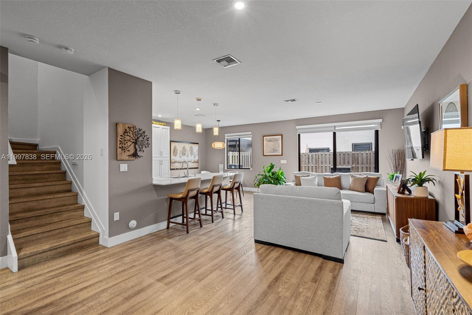 MC RESIDENTIAL - Residential