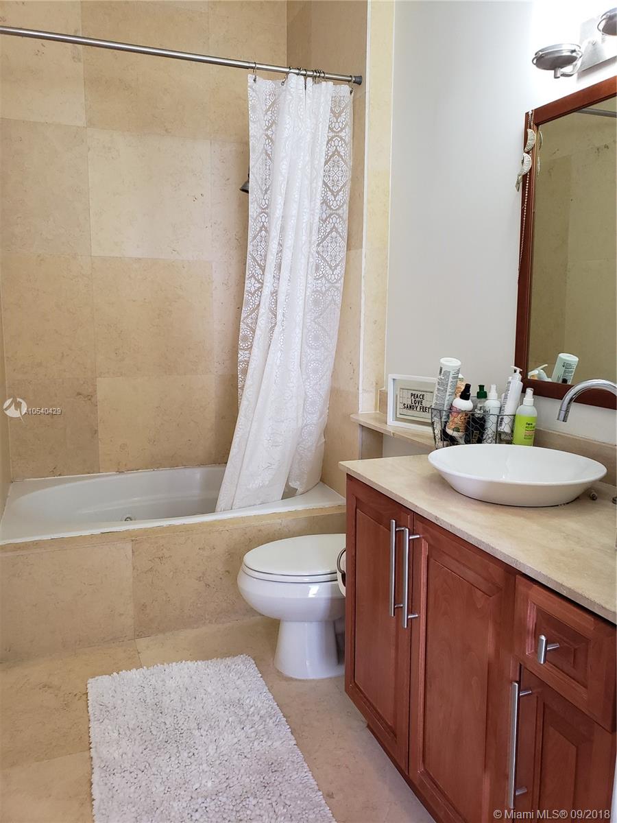 PONCE TOWER CONDO - Residential Lease