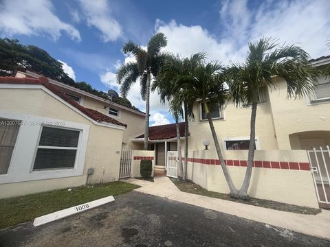Photo of 1004 San Remo Cir, Homestead, FL 33035 (MLS # A12007647)