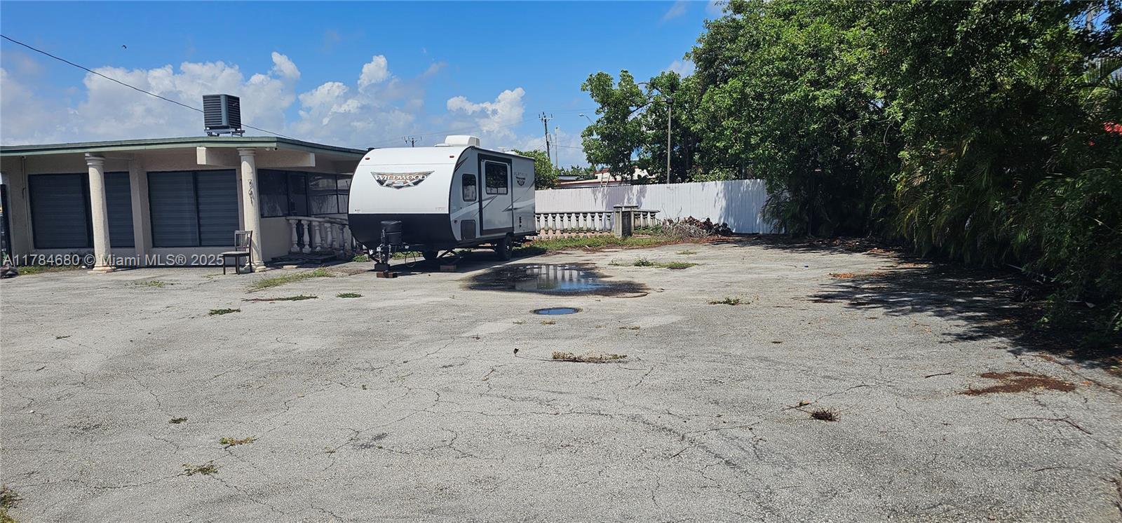 Freestanding office building in the heart of Hialeah. This building is great for law office, Accounting Office, immigration office. This previously used to be a daycare. 24-hour notice needed to show