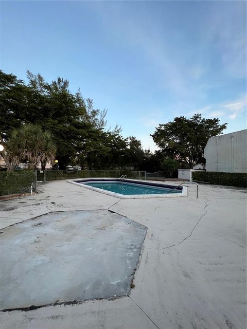 Condominium in Coral Springs FL 3155 NW 96th Ave 30.jpg