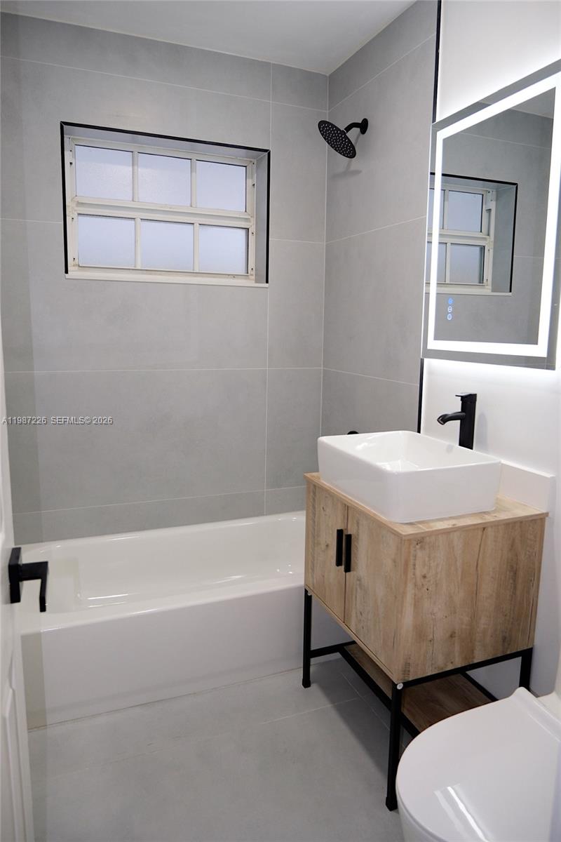 LYONS PARK - Residential