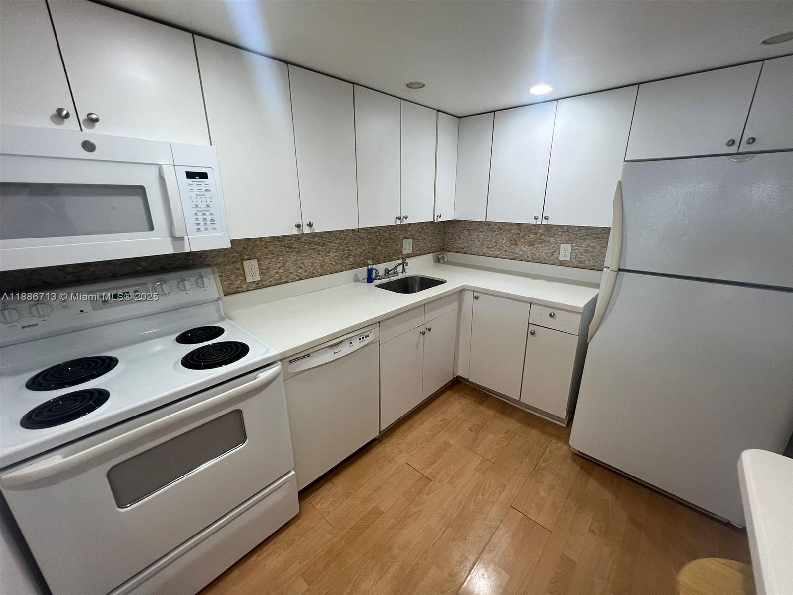 SAILBOAT CAY CONDO - Residential Lease