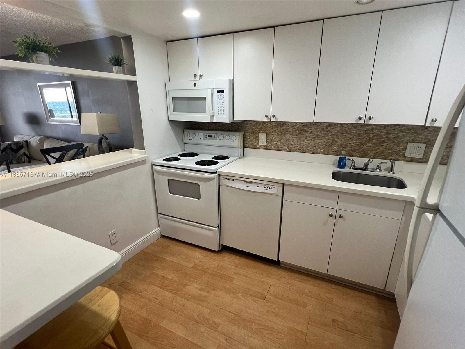 SAILBOAT CAY CONDO - Residential Lease