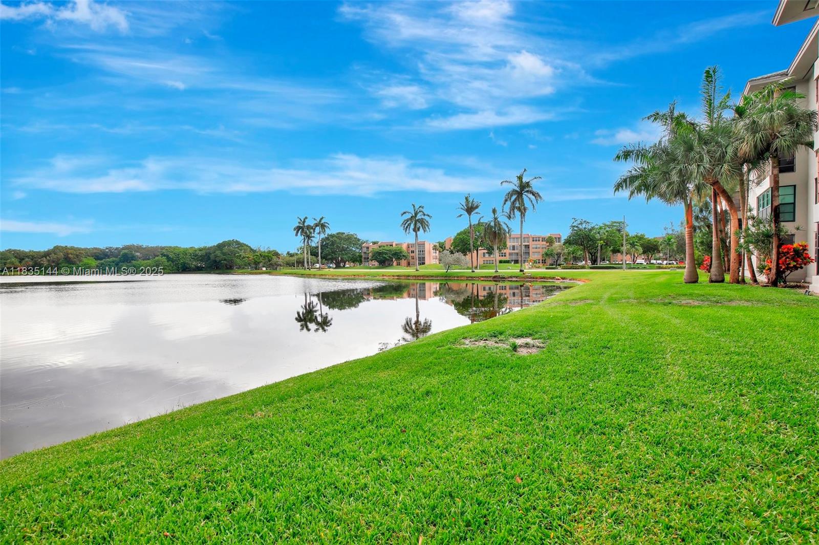 CONDO 16 OF WHITEHALL CON - Residential